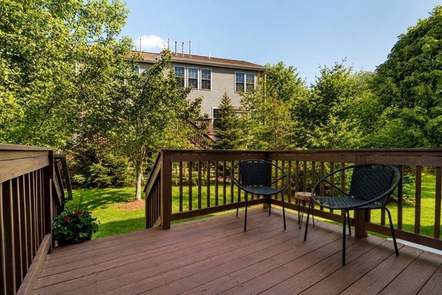 64 Kendall Ct 64, Bedford, MA 01730