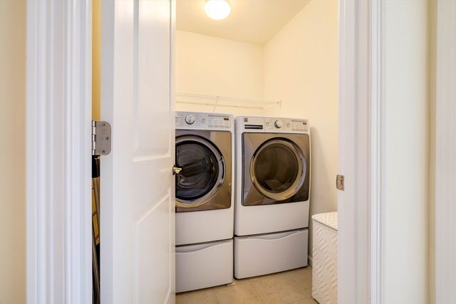 64 Kendall Ct 64, Bedford, MA 01730