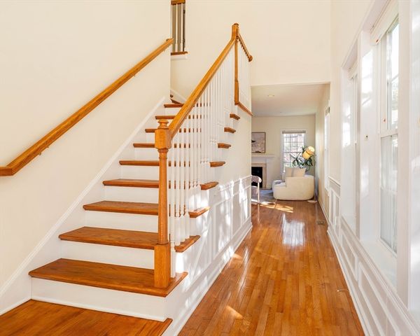 64 Kendall Ct 64, Bedford, MA 01730