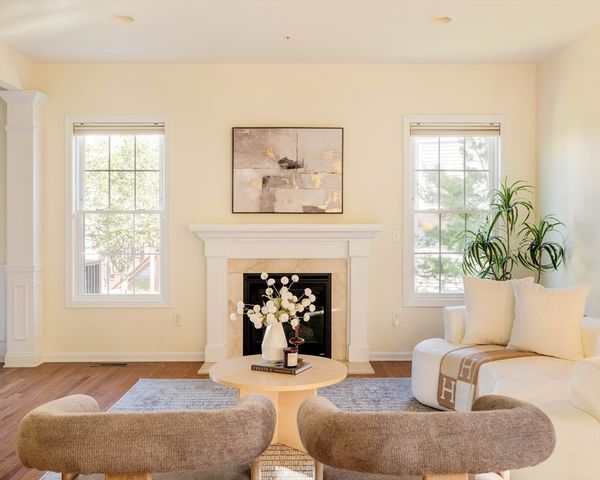 64 Kendall Ct 64, Bedford, MA 01730