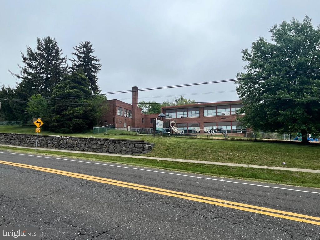 3000 MAIN ST, GREEN LANE, PA 18054 — photo 3