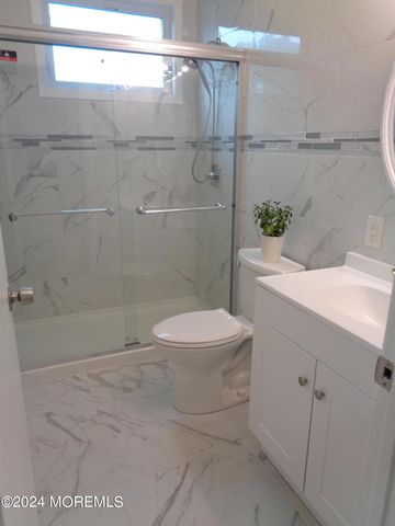 62 Keene Street, Whiting, NJ 08759
