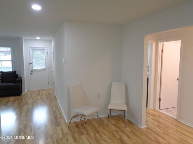 62 Keene Street, Whiting, NJ 08759