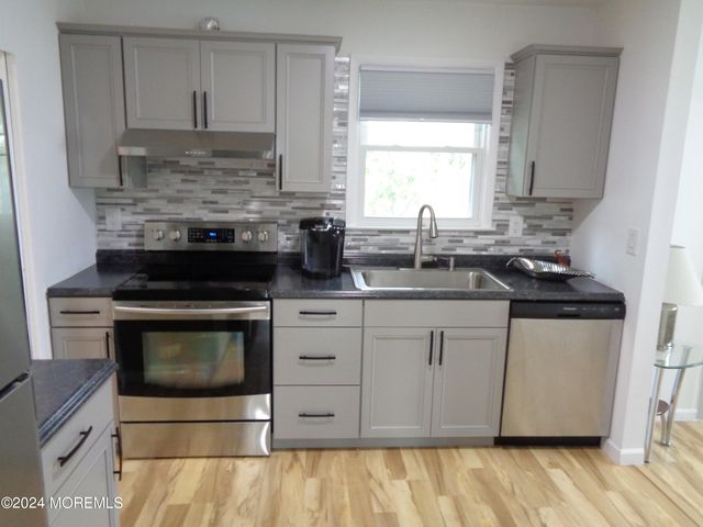 62 Keene Street, Whiting, NJ 08759