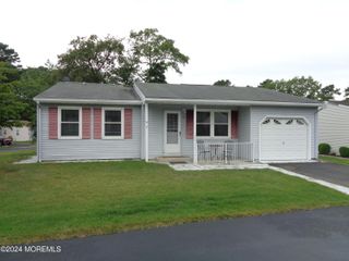 62 Keene Street, Whiting, NJ 08759