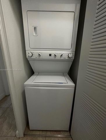 18230 NW 59th Ave 204, Hialeah, FL 33015