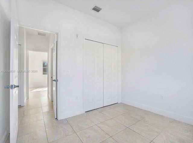 18230 NW 59th Ave 204, Hialeah, FL 33015