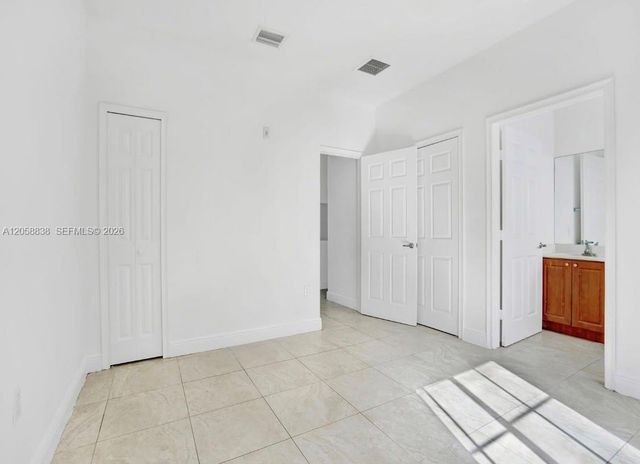 18230 NW 59th Ave 204, Hialeah, FL 33015