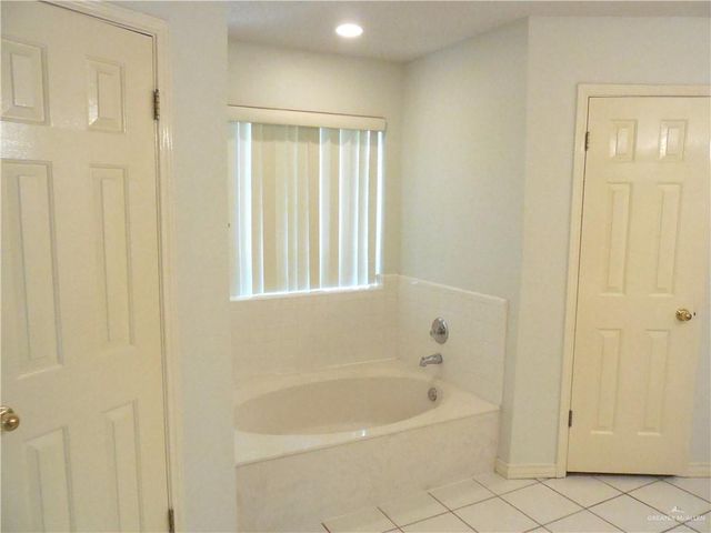 2509 Thunderbird Avenue, Mcallen, TX 78504