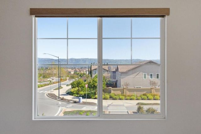 1325 Hernandez Way, Gilroy, CA 95020
