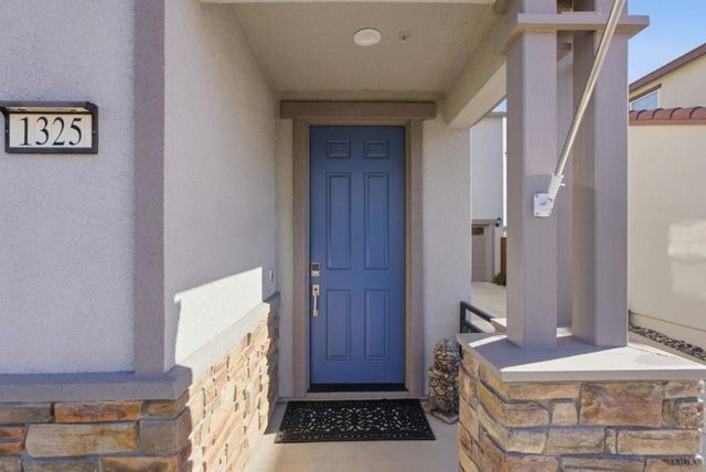 1325 Hernandez Way, Gilroy, CA 95020