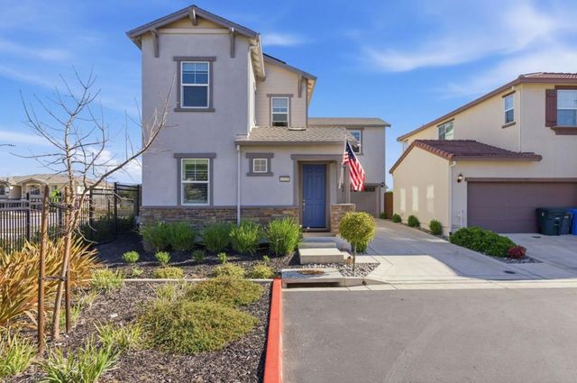 1325 Hernandez Way, Gilroy, CA 95020