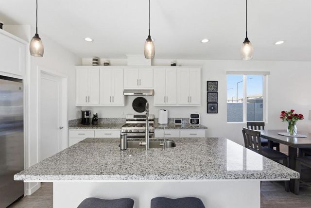 1325 Hernandez Way, Gilroy, CA 95020