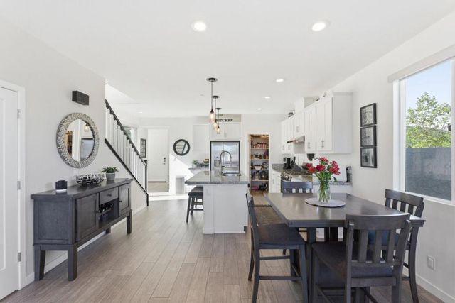 1325 Hernandez Way, Gilroy, CA 95020