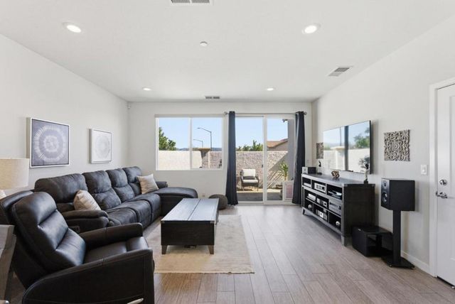 1325 Hernandez Way, Gilroy, CA 95020