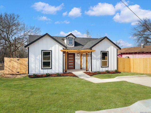 14657 Main St, Lytle, TX 78052