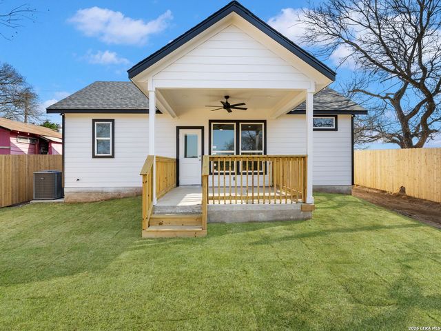 14657 Main St, Lytle, TX 78052