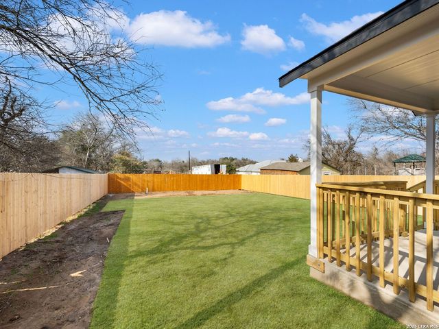 14657 Main St, Lytle, TX 78052