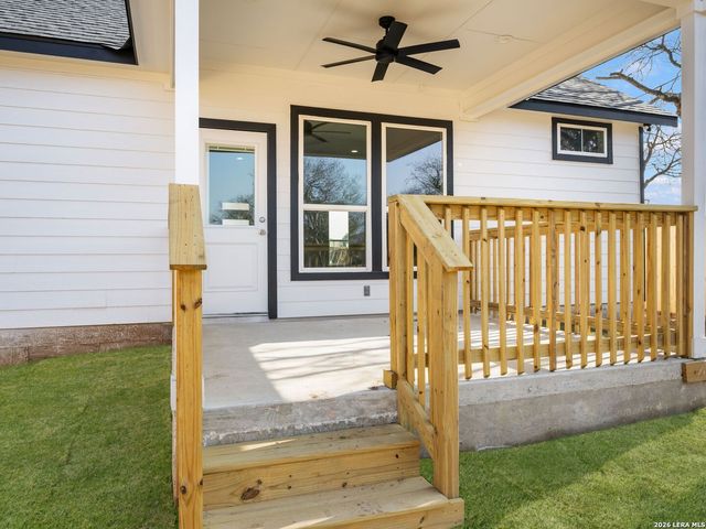 14657 Main St, Lytle, TX 78052