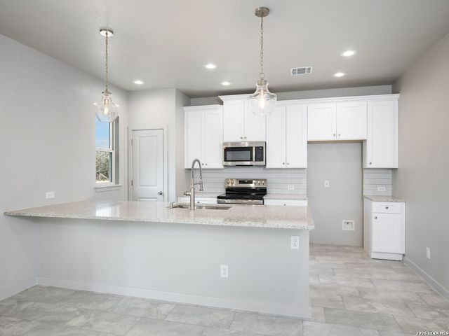 14657 Main St, Lytle, TX 78052