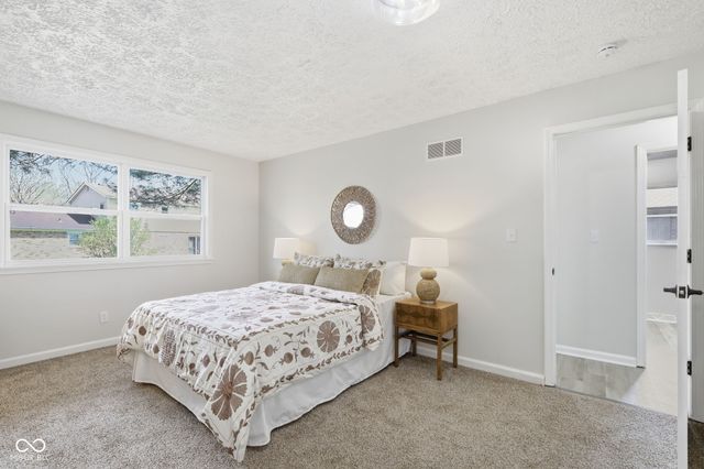 2204 Walnut Way, Noblesville, IN 46062