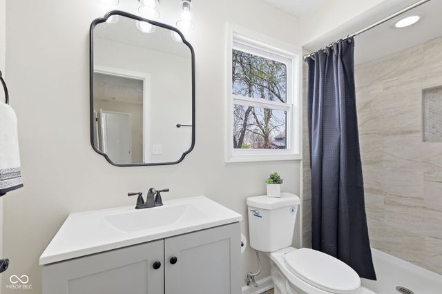 2204 Walnut Way, Noblesville, IN 46062