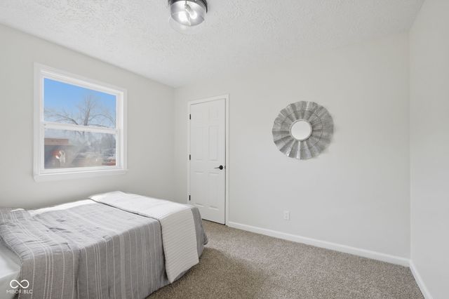 2204 Walnut Way, Noblesville, IN 46062