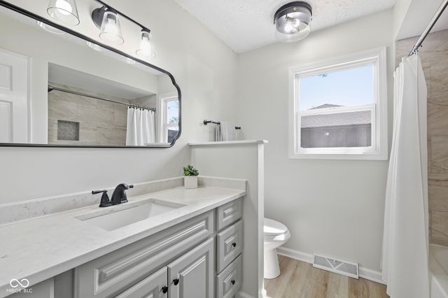 2204 Walnut Way, Noblesville, IN 46062