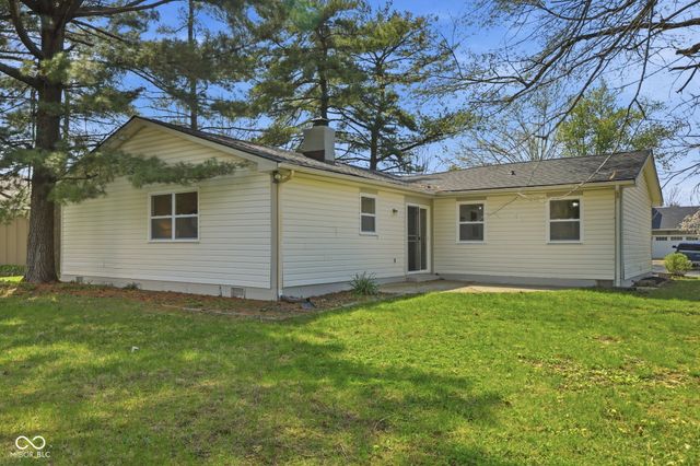 2204 Walnut Way, Noblesville, IN 46062
