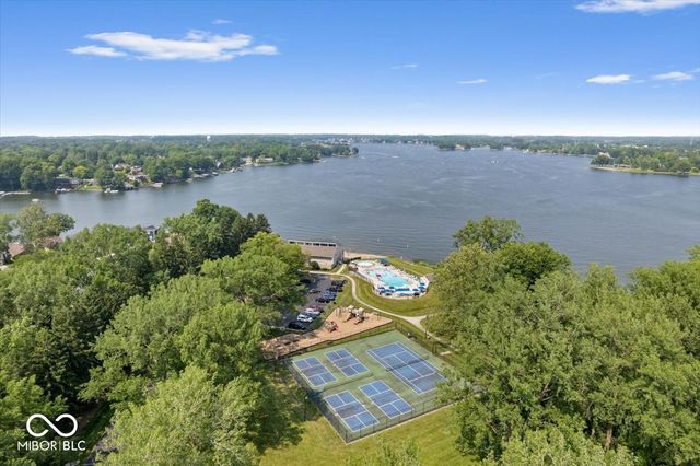 2204 Walnut Way, Noblesville, IN 46062