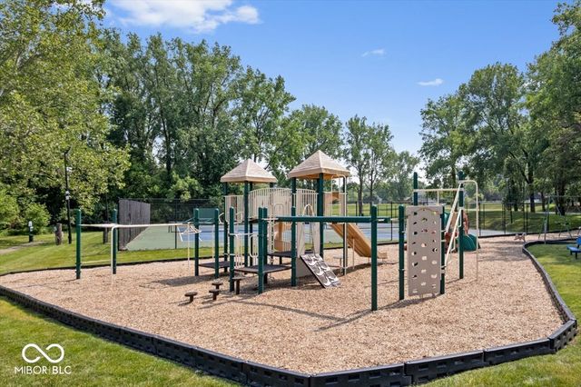 2204 Walnut Way, Noblesville, IN 46062