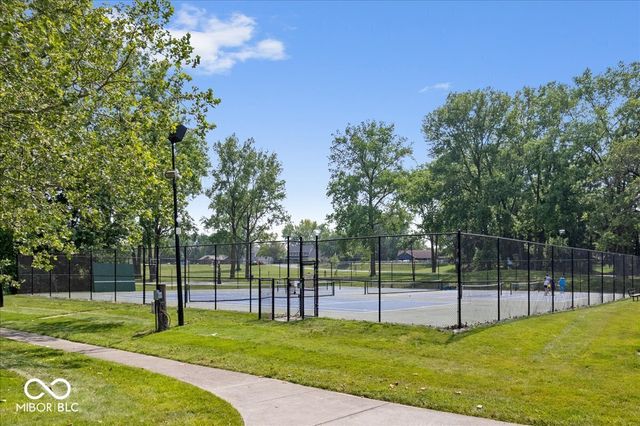 2204 Walnut Way, Noblesville, IN 46062