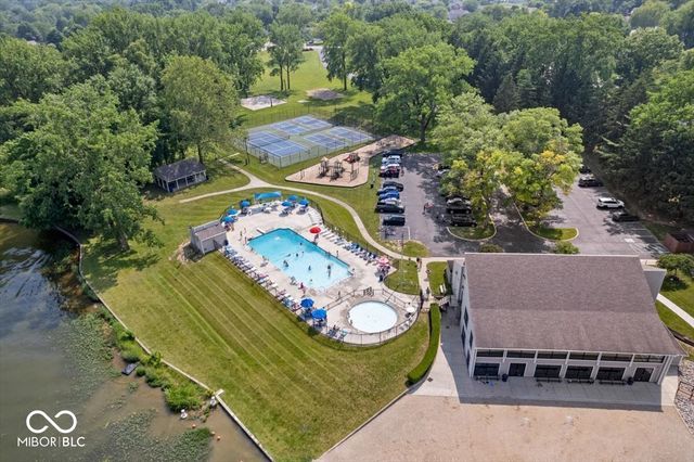 2204 Walnut Way, Noblesville, IN 46062
