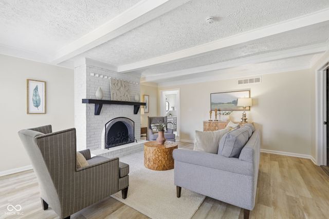 2204 Walnut Way, Noblesville, IN 46062