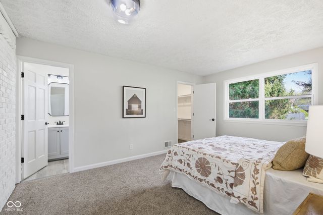 2204 Walnut Way, Noblesville, IN 46062
