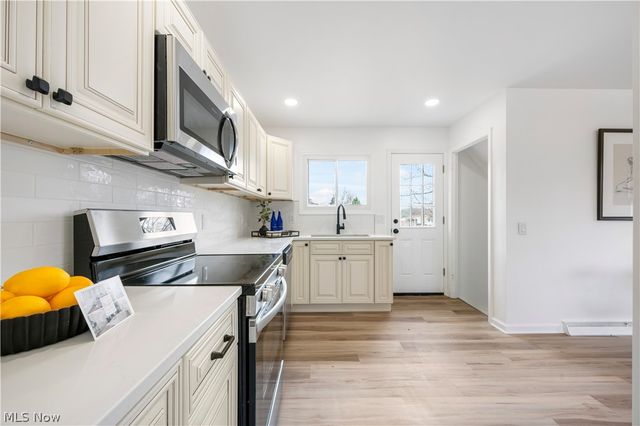 1833 Carlene Avenue SW, Massillon, OH 44647