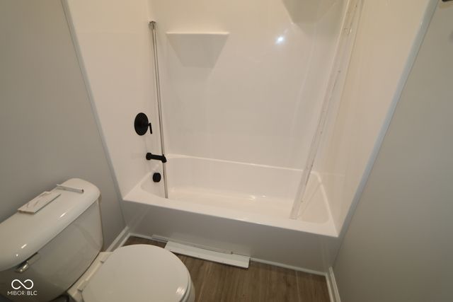 6379 Sailmaker Drive, Mccordsville, IN 46055