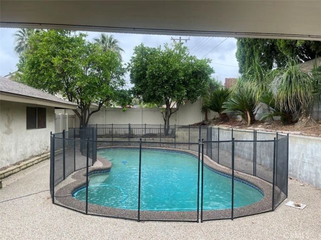 5981 Rogers Lane, San Bernardino, CA 92404