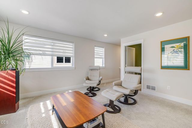 4708 SW Badger Creek, Redmond, OR 97756