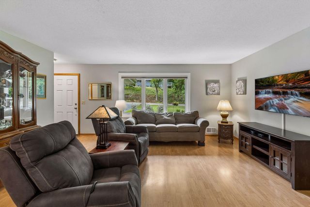 6000 Goldenrod Lane N, Plymouth, MN 55442
