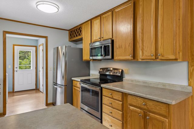 6000 Goldenrod Lane N, Plymouth, MN 55442