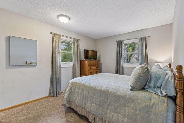 6000 Goldenrod Lane N, Plymouth, MN 55442