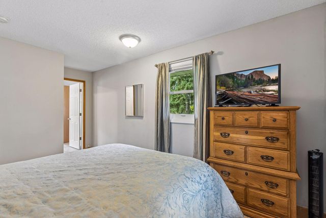 6000 Goldenrod Lane N, Plymouth, MN 55442