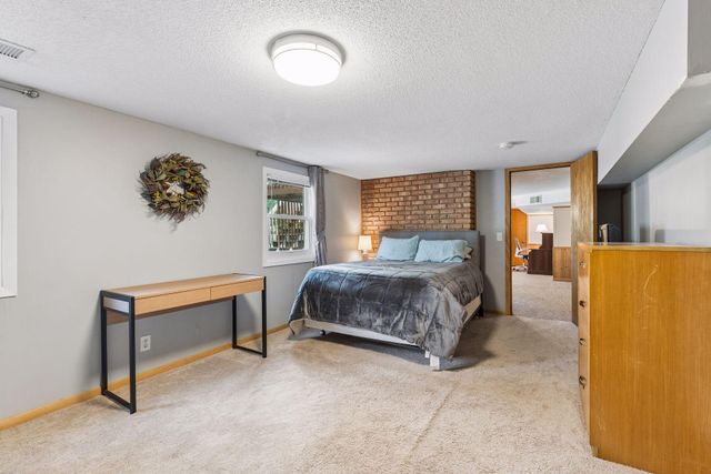 6000 Goldenrod Lane N, Plymouth, MN 55442