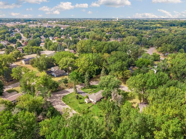 6000 Goldenrod Lane N, Plymouth, MN 55442