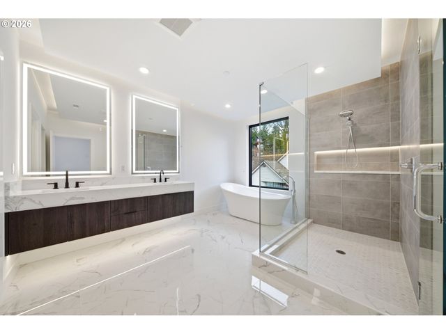 2435 N R St, Washougal, WA 98671