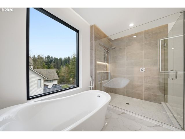 2435 N R St, Washougal, WA 98671