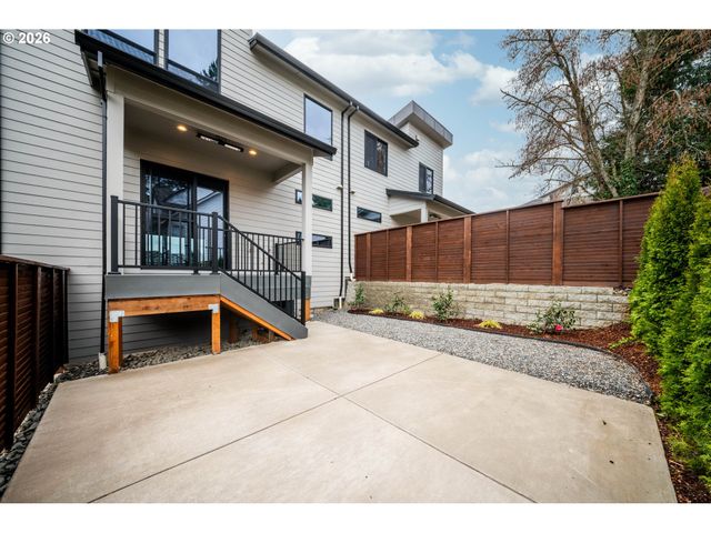 2435 N R St, Washougal, WA 98671