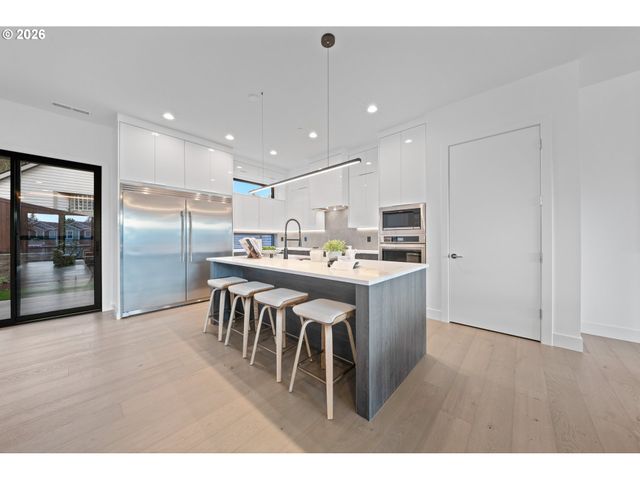 2435 N R St, Washougal, WA 98671