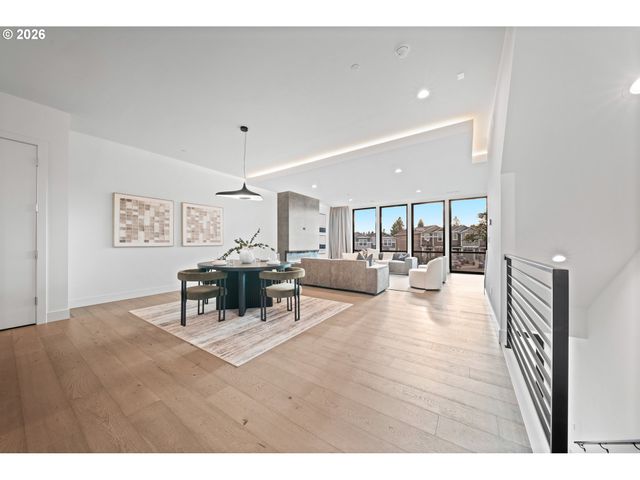 2435 N R St, Washougal, WA 98671